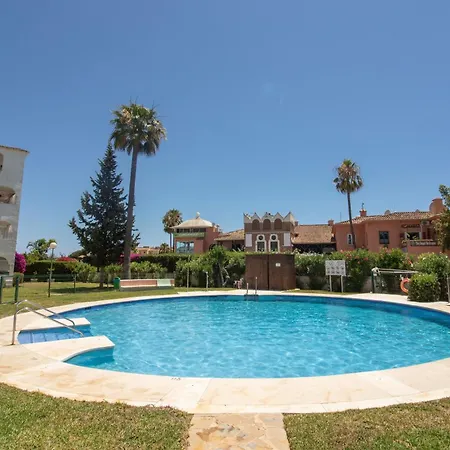 Apartment In Calypso,calahonda 200 Metres From The Sitio de Calahonda